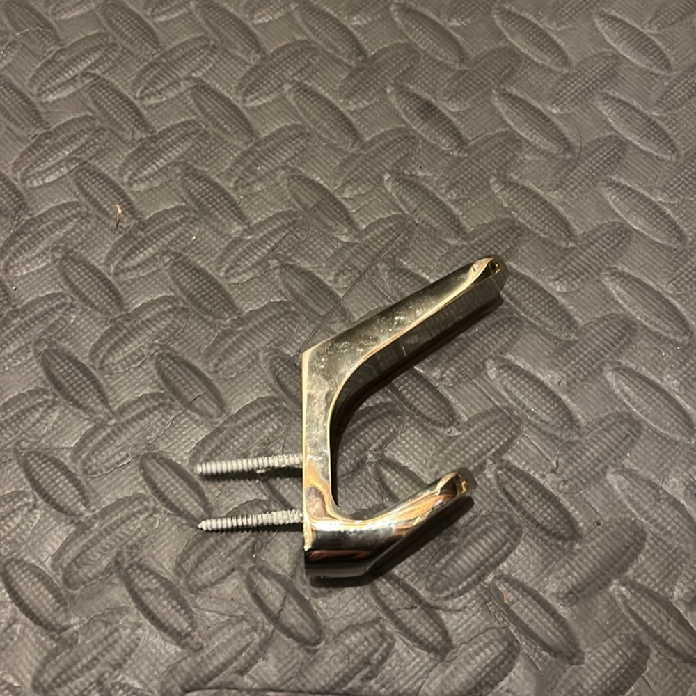 Silver/chrome colored hook - Picture 4 of 6